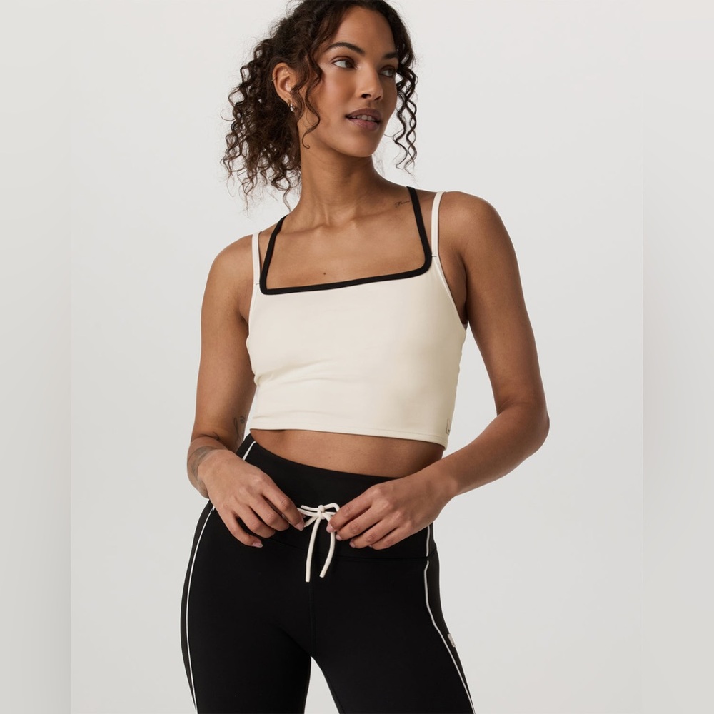 NWT Vuori Daily Layered Tank in Marshmallow - Picture 4 of 10